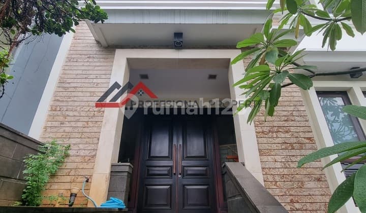 Rumah Cantik Semi Furnish di Cipete