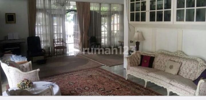 rumah siap huni masih bagus, terawat dan lokasi strategis di sekolah duta pondok indah jakarta selatan