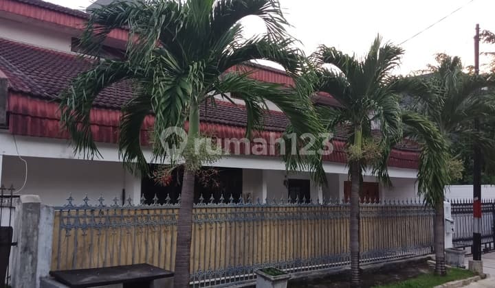 TURUN HARGA TERMURAH Cempaka Putih SHM LT. 305m2 LB. 533m2 Akses 2 mobil dalam Kompleks di belakang Hotel Daily Inn (Plaza Warly) eks Dwima Plaza