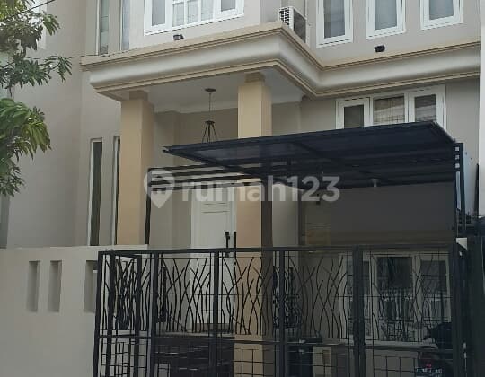 Beautiful minimalist house Puri Asri 2 floors