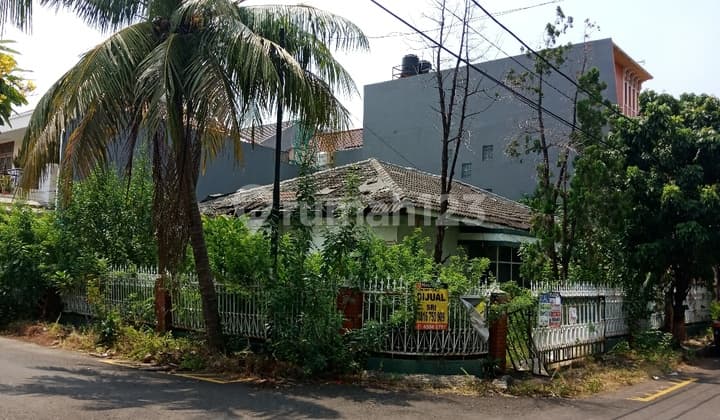 Rumah Tua Hitung Tanah Hanya 19,5 juta / meter posisi HOEK dalam Cluster Gading Pandawa