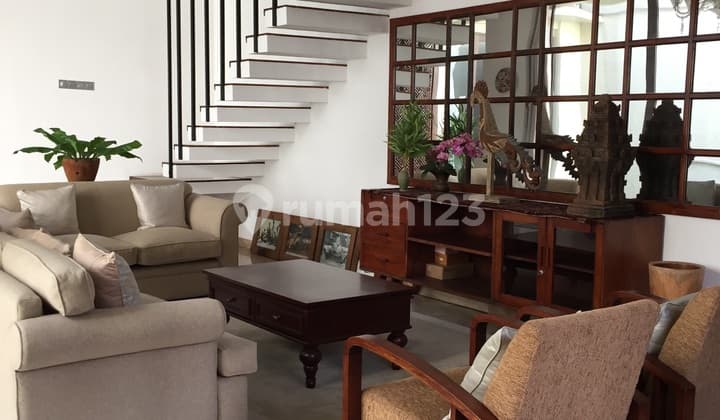 Rumah cantik siap huni dlm Townhouse Kemang