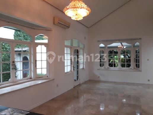 Rumah mewah siap huni di Kemang Dalam