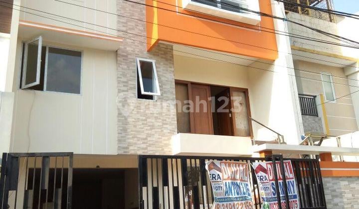 Rumah Brand New Muara Karang Siap Huni