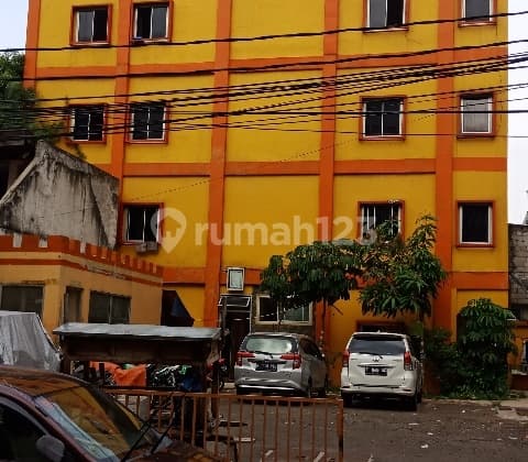 Rumah Kost samping Gajah Mada Plaza, 5 Lantai LT 316 M2,, 28 kamar, dibawah harga pasaran, Akses jalan 3 Mobil