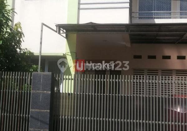For Sale: Strategically Located House in Lebak Bulus, South Jakarta