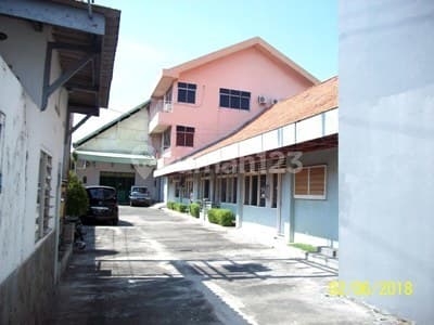 Rumah Usaha di Dinoyo, Lokasi Tengah Kota, Nol Jalan Raya, cocok untuk usaha / Kantor / Resto / Klinik dsb