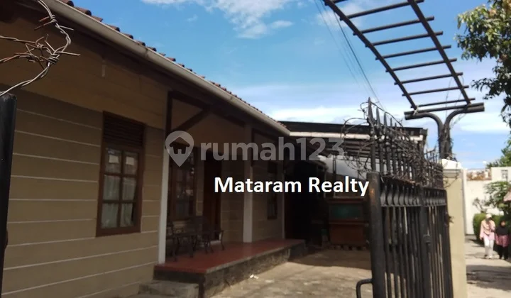 Jarang Ada!! Rumah Siap Huni Lokasi Super Strategis Dekat Rshs