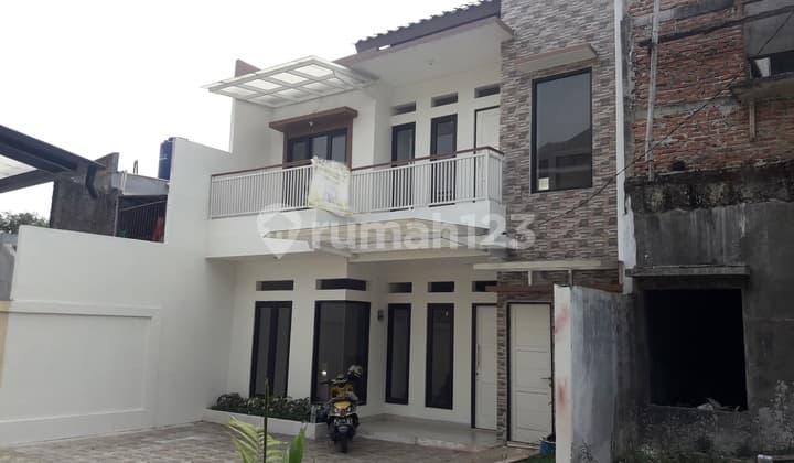 Rumah Baru Di Dekat TB Simatupang Dekat Transportasi Publik