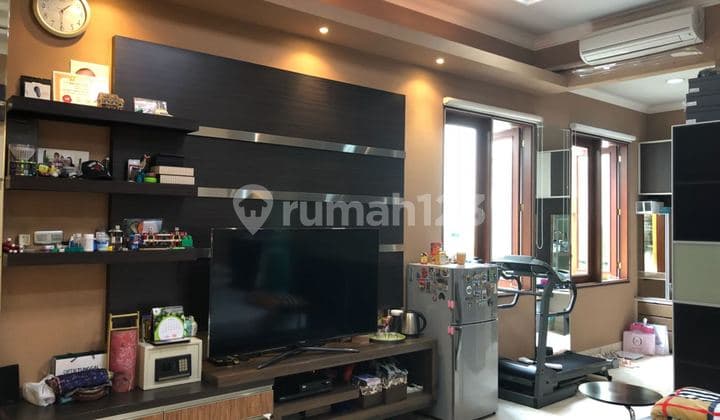 Rumah Mewah Bukit Gading Mediterania