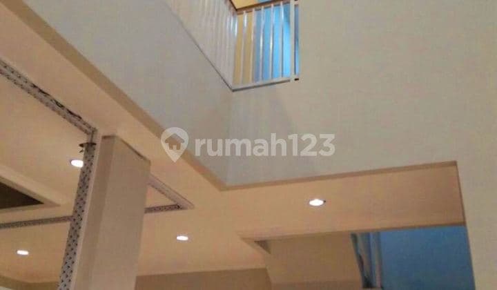 Dalam Kompleks, Keamanan Penuh, dan....Swimming Pool
