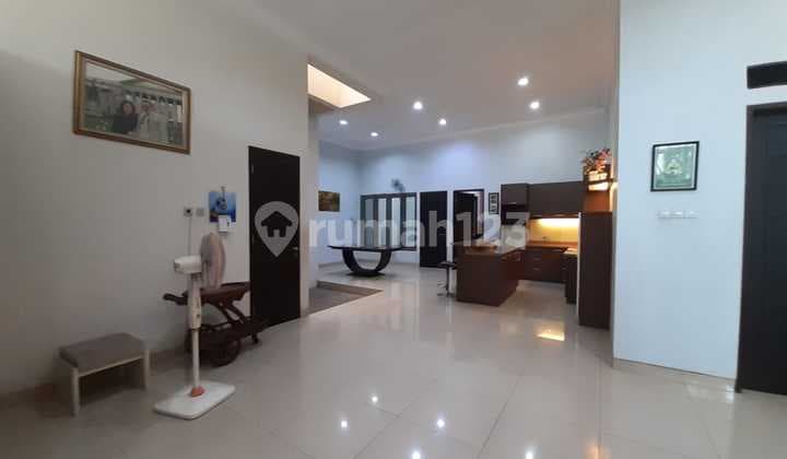 IP1977: House in Jelambar Area, Strategic Location and Flood-Free