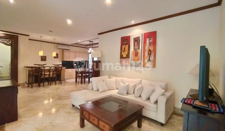 Bali-Style Villa with 3 Nice Bedrooms in the Kebayoran Baru Area