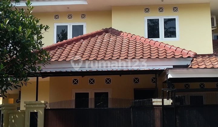 Rumah siap huni di bintaro sektor 9