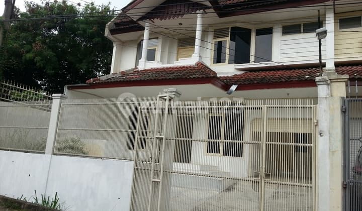 Rumah Cocok untuk Kantor, Bimbel, Dekat Sekolah Kesatuan & Jalan Pajajaran