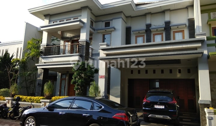 RUMAH MEWAH DI BALE AGUNG