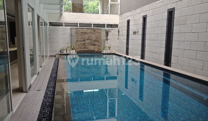 Rumah Minimalist Tropical di Menteng Jakarta Selatan