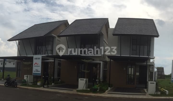 Rumah Moderen 2 Lantai 2 Cluster Mahakam JGC Cakung Jakarta Timur Harga 2 M-an