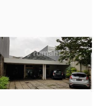 Rumah hitung tanah LT. 845m2di HOS Cokroaminoto, Menteng, Jakpus. Lokasi bagus.