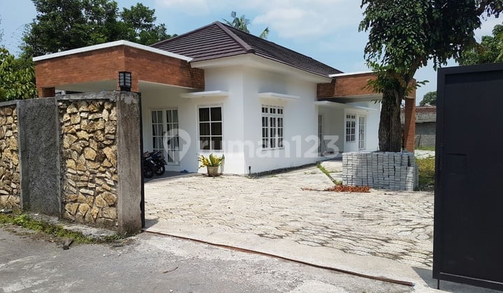RUMAH TANAH LUAS