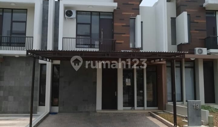 Beautiful House at Cosmo Estate, Boulevard Alam Surya, Cikarang