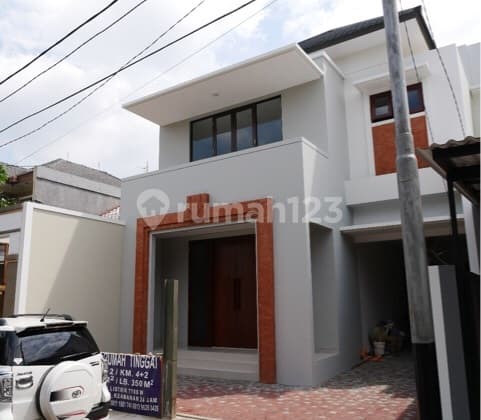 New and luxurious house in Pasar Minggu