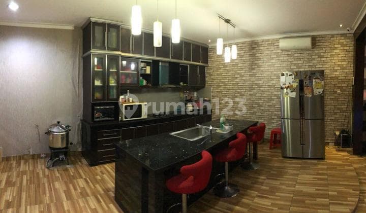 Golf Lake Mewah House