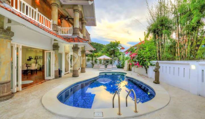 Luxury colonial style house in Ungasan Bali (EMPV0061)