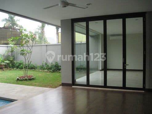 Rumah di Komplek Hijau di Cipete 4 Kamar Tidur Ajh02096