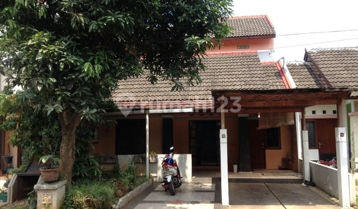 Rumah Cantik Medetarinian Kawasan Hijau dan Tenang
