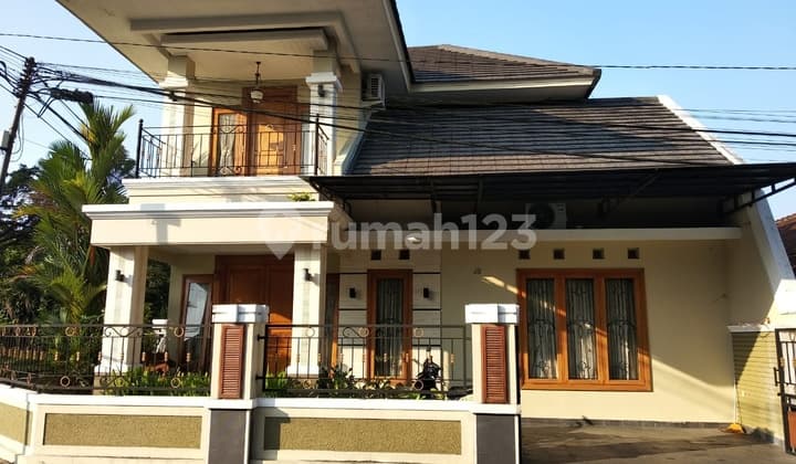 RUMAH MEWAH DAN MEGAH DI CONDONGCATUR DEKAT KAMPUS UGM DAN KAMPUS UII