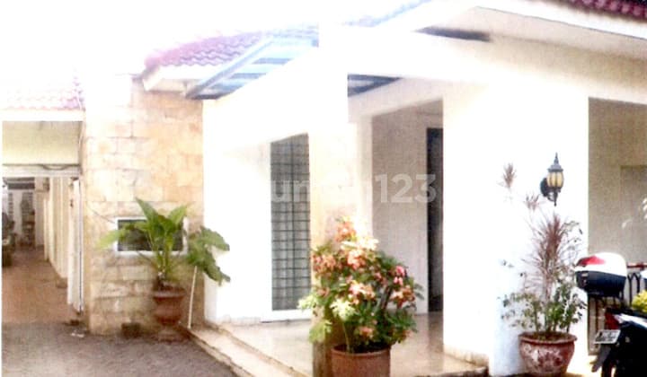 Rumah di Kalibata. Dekat ke Mampang Prapatan dan Pasar Minggu, Lokasi Strategis