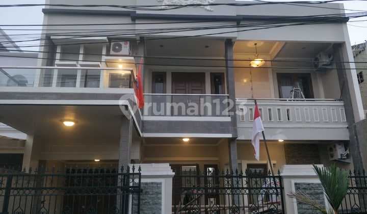 Rumah Siap Huni dan Bagus di Taman Kedoya Baru Jakarta Barat