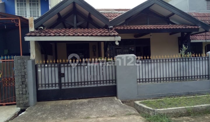 Rumah Komplek Larangan Indah Ciledug Lokasi Strategis Jalan depan Lebar dekat Joglo