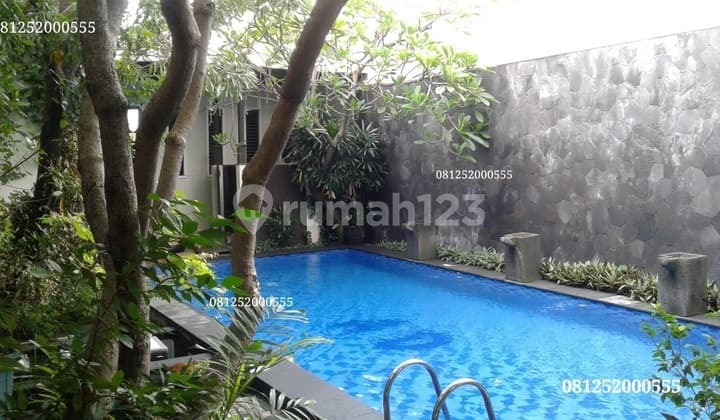 Rumah Mewah B.U!! Manyar dengan kolam renang