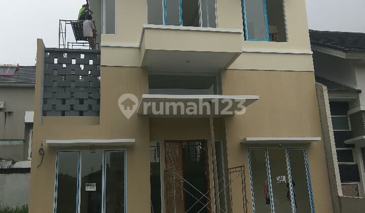 Dijual Cepat Harga Bersaing . Rumah Baru , Bangun Dari Kavling Di Lippo Karawaci Central. Butuh Uang Cepat