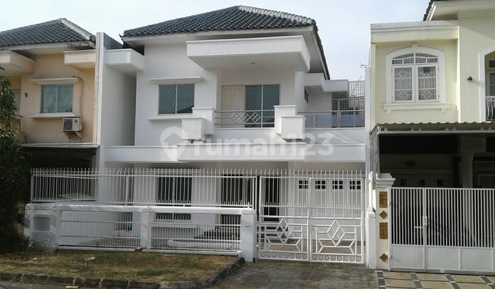 Rumah Di Cluster Madrid Modernland