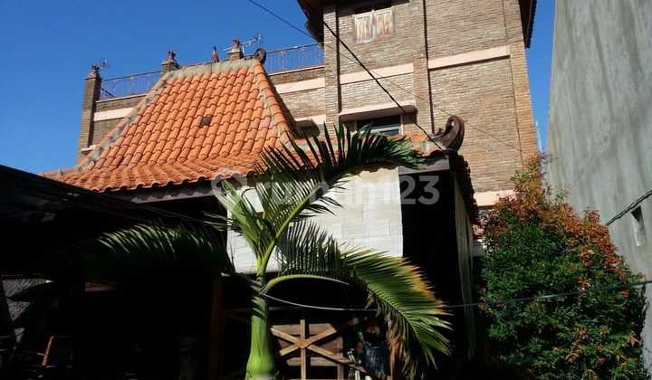 Rumah Klasik Terdapat Joglo Dan Gebyok Di Jl. Candi Prambanan Timur Gang Ii, Semarang