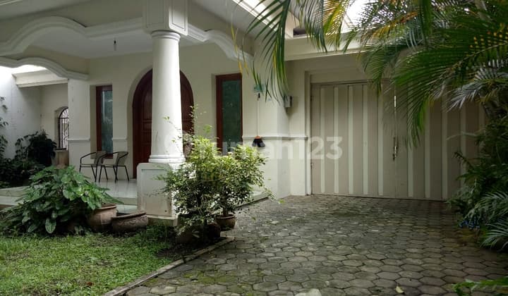 RUMAH KUNO BERSEJARAH SANGAT ISTIMEWA DITENGAH KOTA