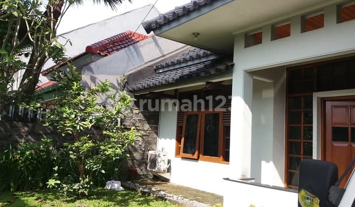 rumah di jln babakan jeruk, sayap jl pasteur, bandung utara