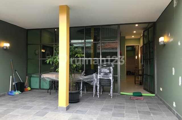 House on Jl Bungur I near Gandaria City Strategic Location
