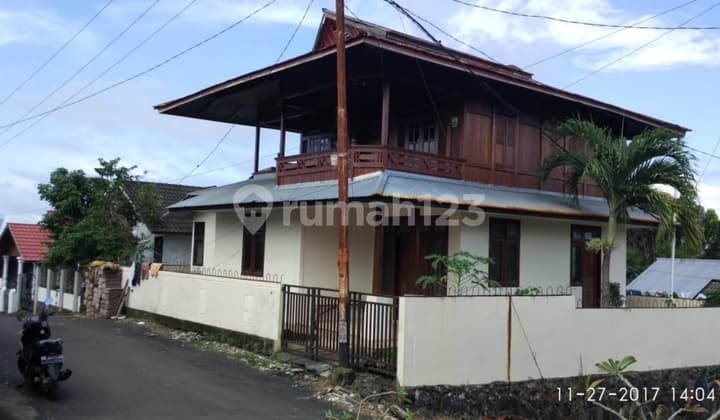 rumah cantik 2 lantai di menado