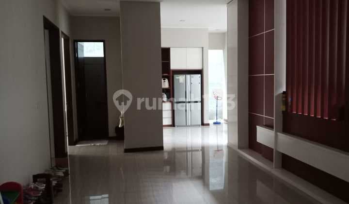 rumah lux cluster exclusive di komplek singgasana pradana, bandung tengah