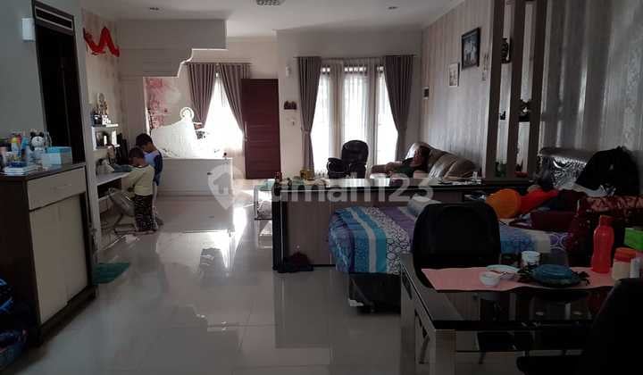 A nice luxury ready-to-occupy house in the Mekar Wangi complex, Central Bandung.