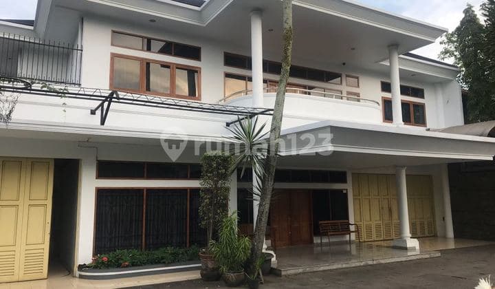 rumah lux siap huni lingkungan asri dan sejuk sayap jln ciumbuleuit, bandung utara