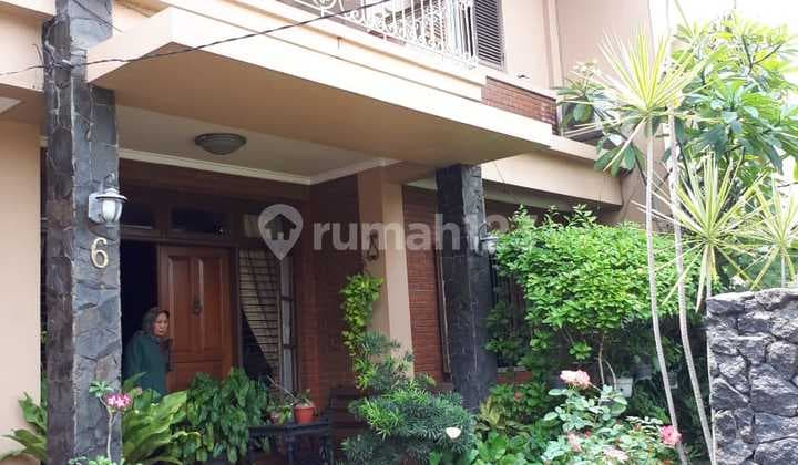 Rumah Bagus Siap Huni Ruangan Luas di Lokasi Strategis Perumahan Bintaro Sektor 2