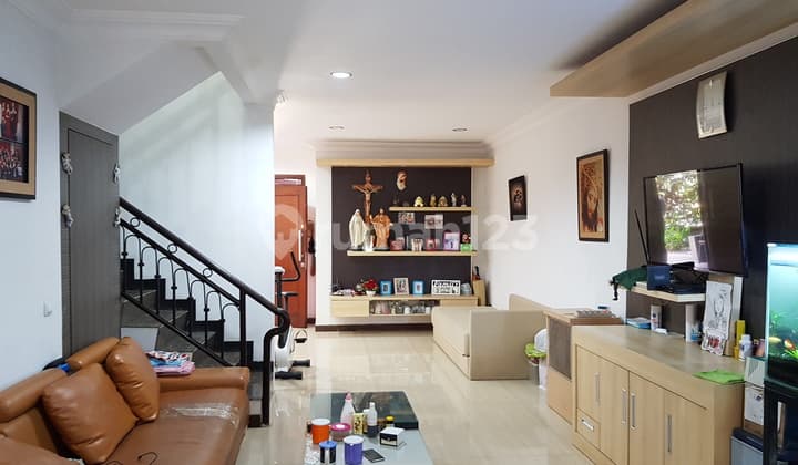 Setraduta Hegar raya, well maintained.