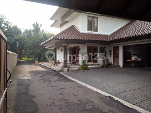 Rumah Cantik di daerah strategis Cilandak Tengah