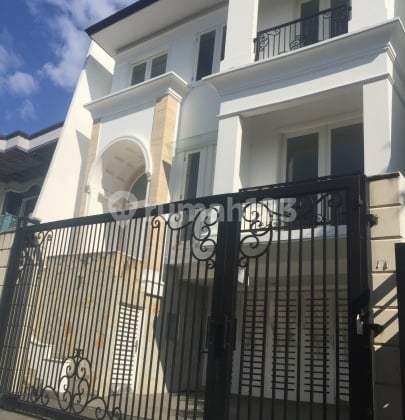 Rumah Baru nan Mewah di Puri Kencana