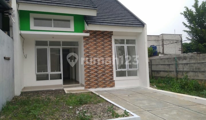 rumah minimalis dekat stasiun